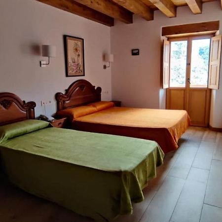 Hotel Rural La Puebla Orbaneja del Castillo Kültér fotó