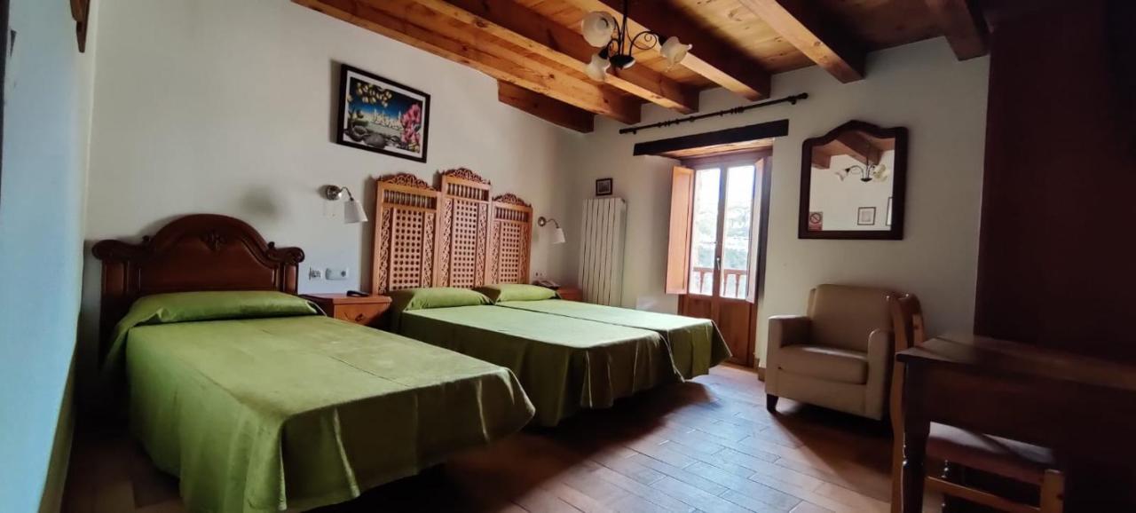 Hotel Rural La Puebla Orbaneja del Castillo Kültér fotó