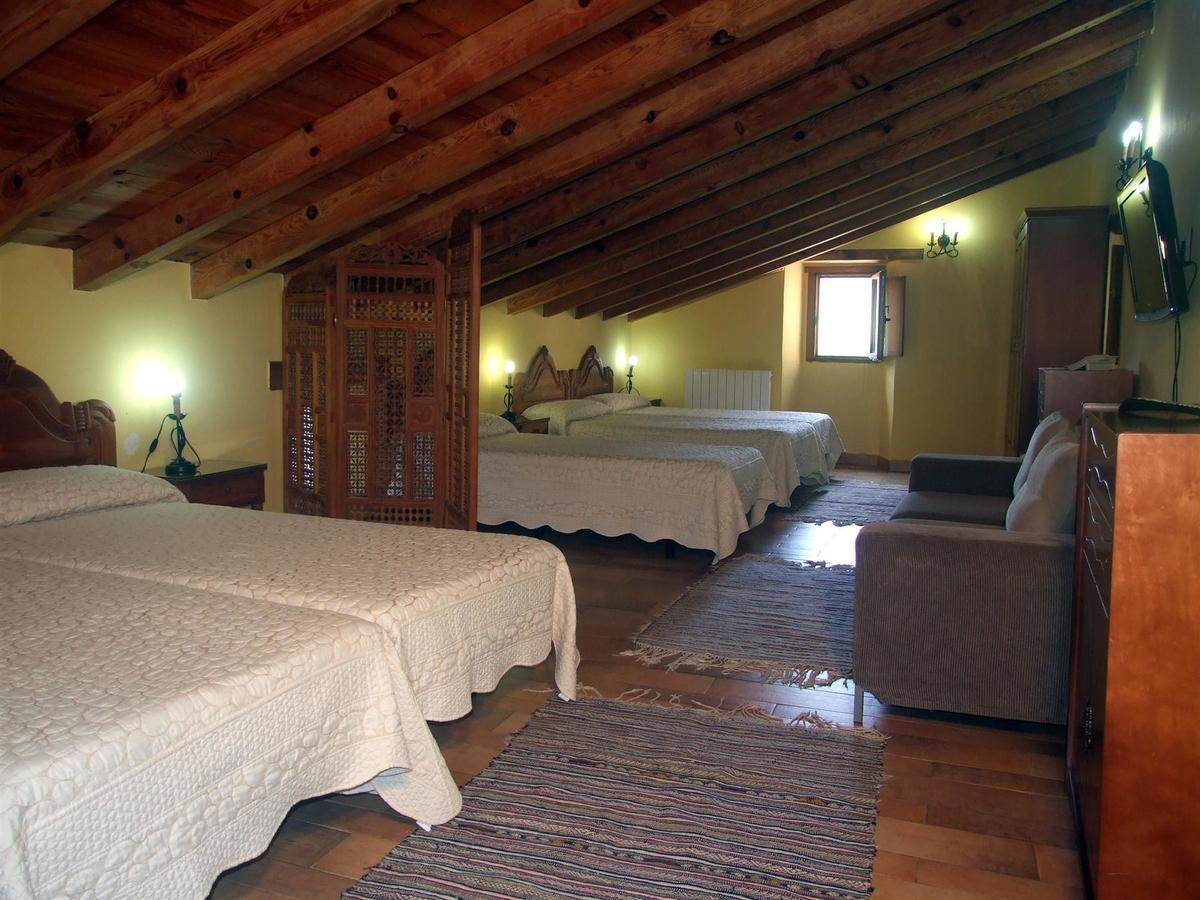 Hotel Rural La Puebla Orbaneja del Castillo Kültér fotó