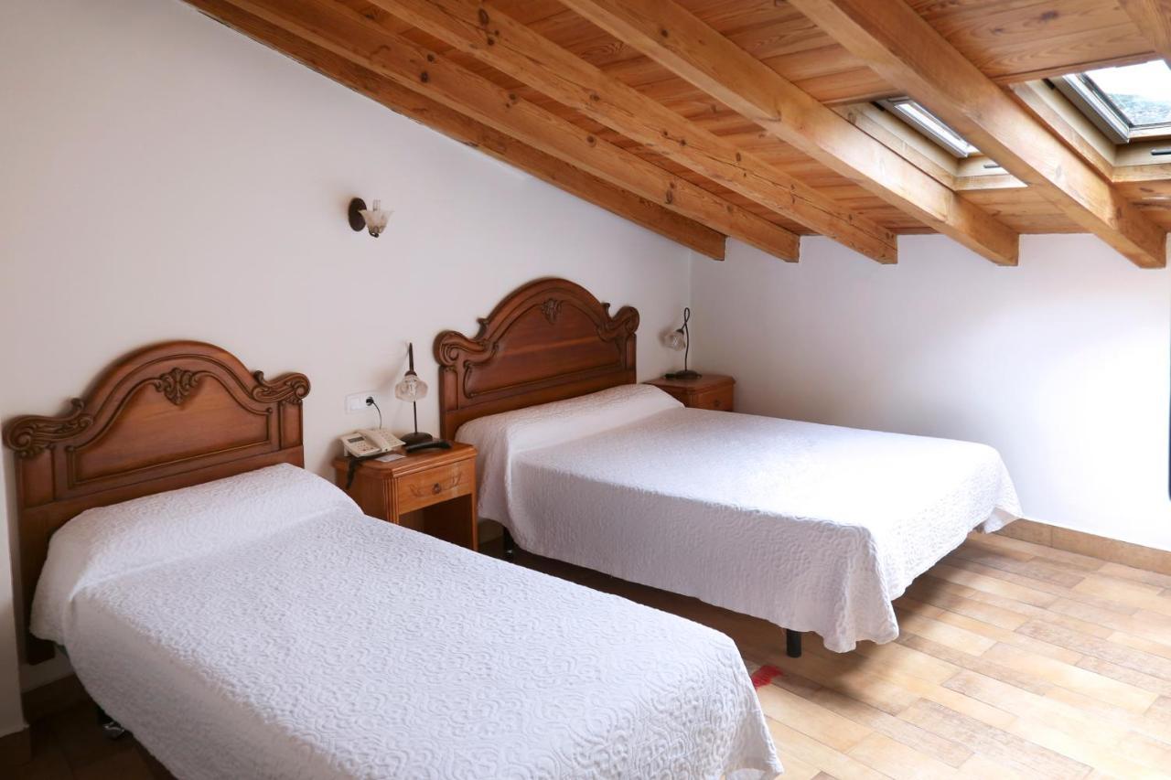 Hotel Rural La Puebla Orbaneja del Castillo Kültér fotó