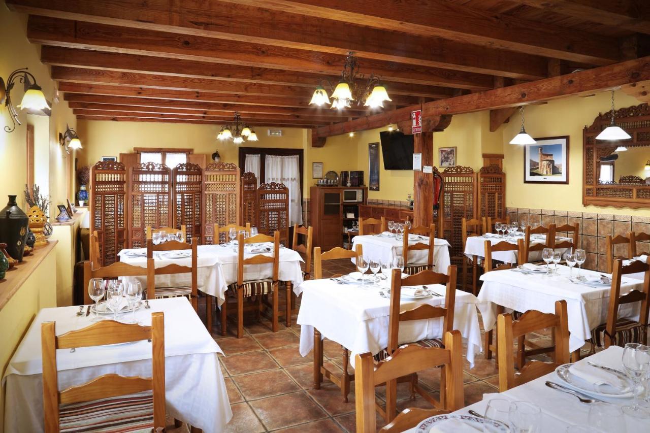 Hotel Rural La Puebla Orbaneja del Castillo Kültér fotó
